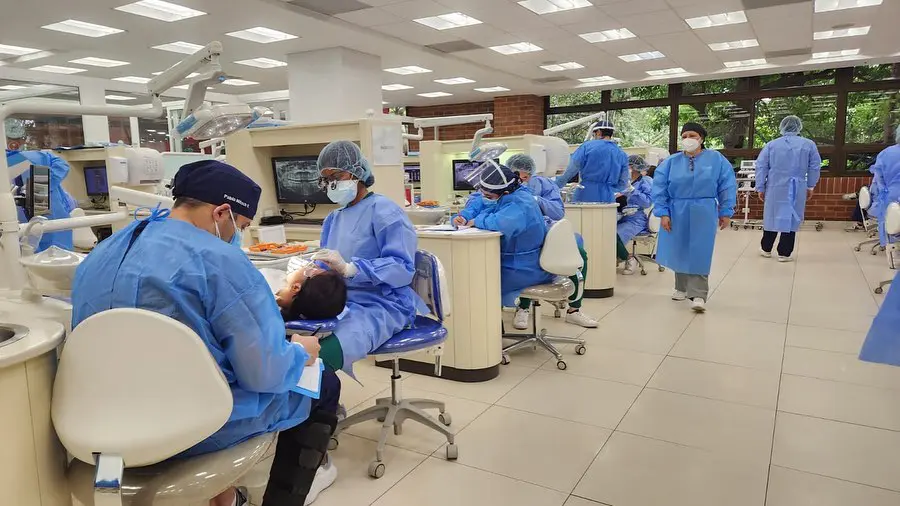 Universidad Francisco Marroquín UFM Odontología Dentista Clínica paciente cita previa