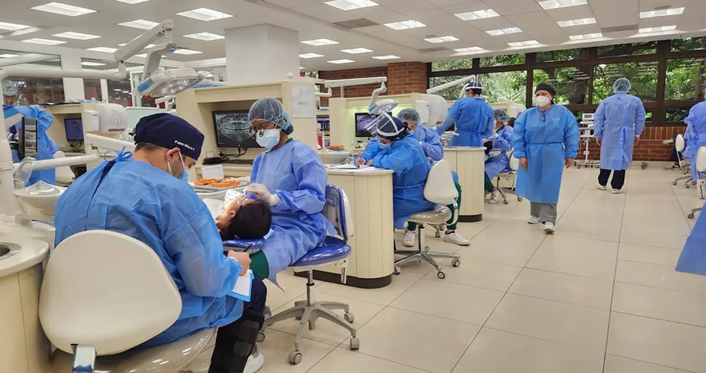 Universidad Francisco Marroquin UFM Odontología prácticas clínicas